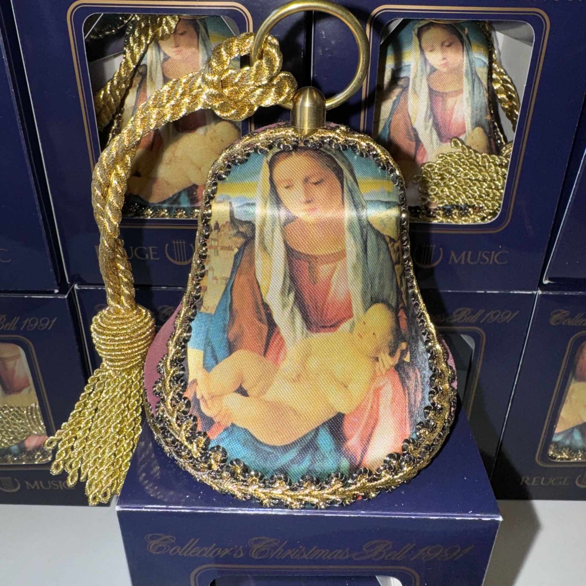 New in Box Vintage Reuge Music Christmas Collectors Music Box Bell 1991 Version