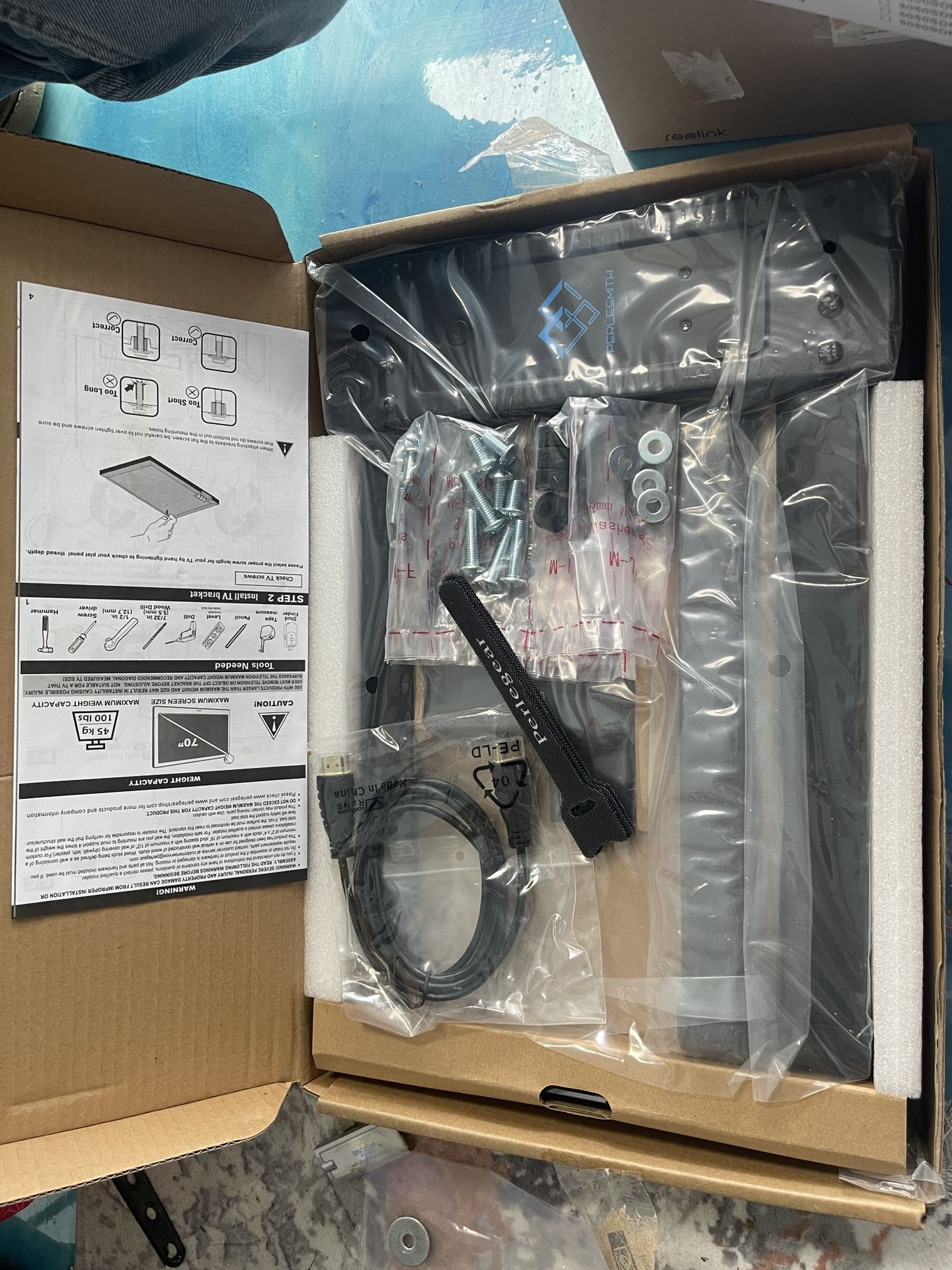 Big Screen Heavy Duty TV Mount 