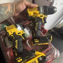 Dewalt Set Impact And Drill 