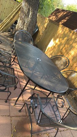 mesa de patio sillas mesedoras