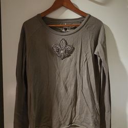 Womens twisted heart shirt, size medium