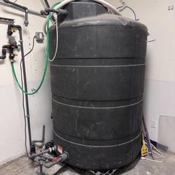 GROWER'S 400 GALLON WATER STORAGE TANK BLACK PLASTIC