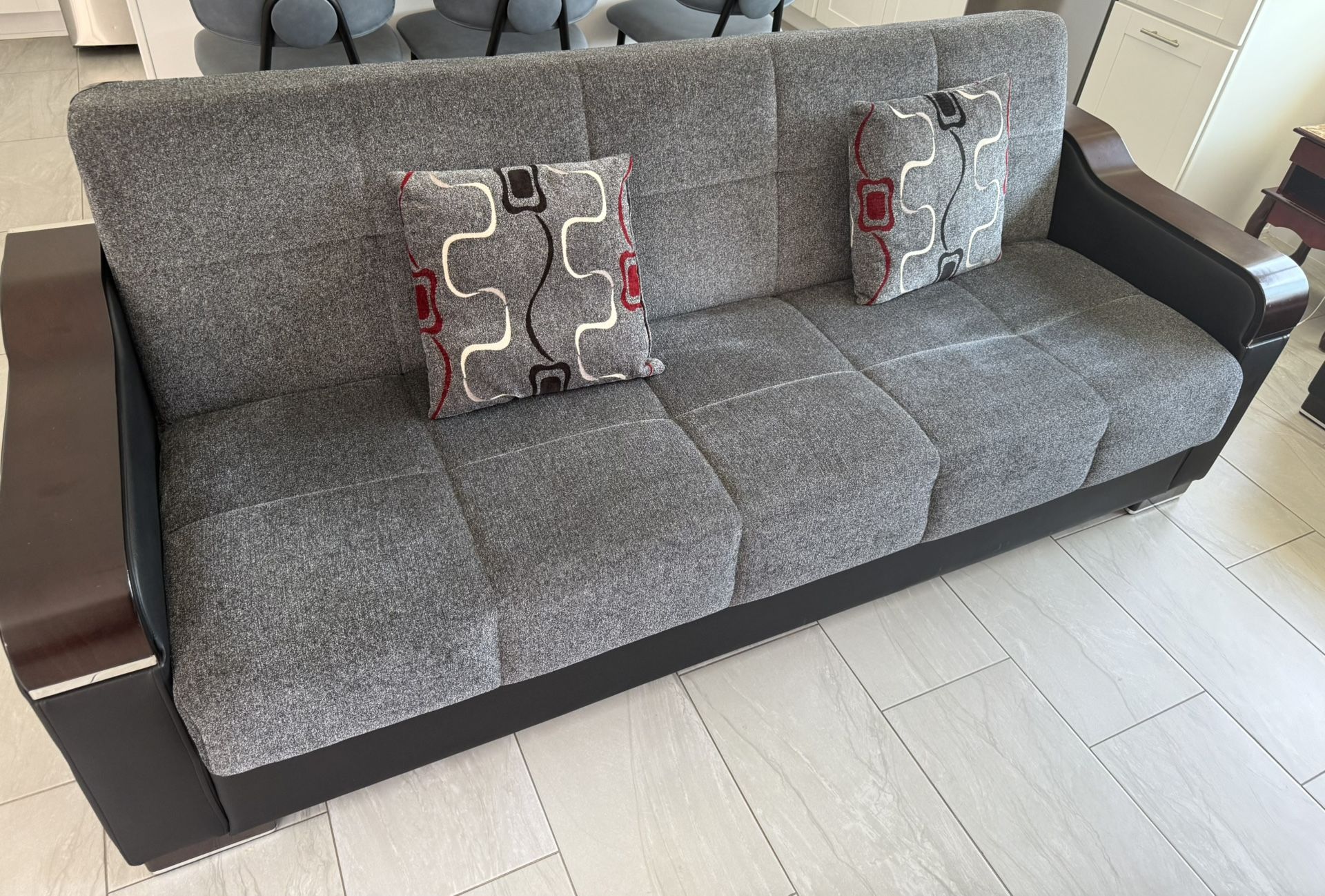 Sleeper Sofa / Sofa-Bed