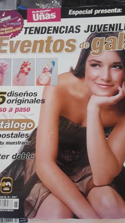 Revista de diseños para uñas