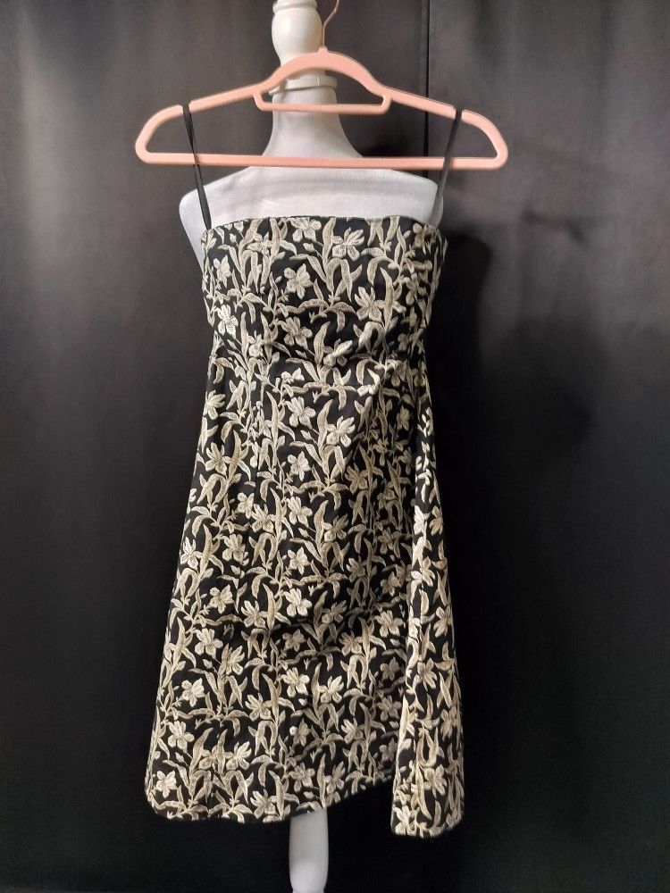Black & White Floral Strapless Dress By GAP Stretch (Size 1)