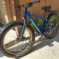 SPECIALIZED FAT BOY 18 SPEEDS TIRE 26 LIKE NEW SIZE M