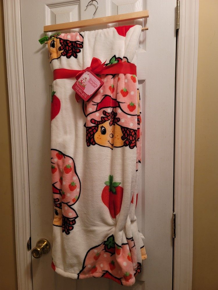 Strawberry Shortcake Throw Blanket 60 X 70 Brand New With Tags