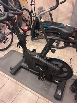 Echelon 4s+ exercise bike