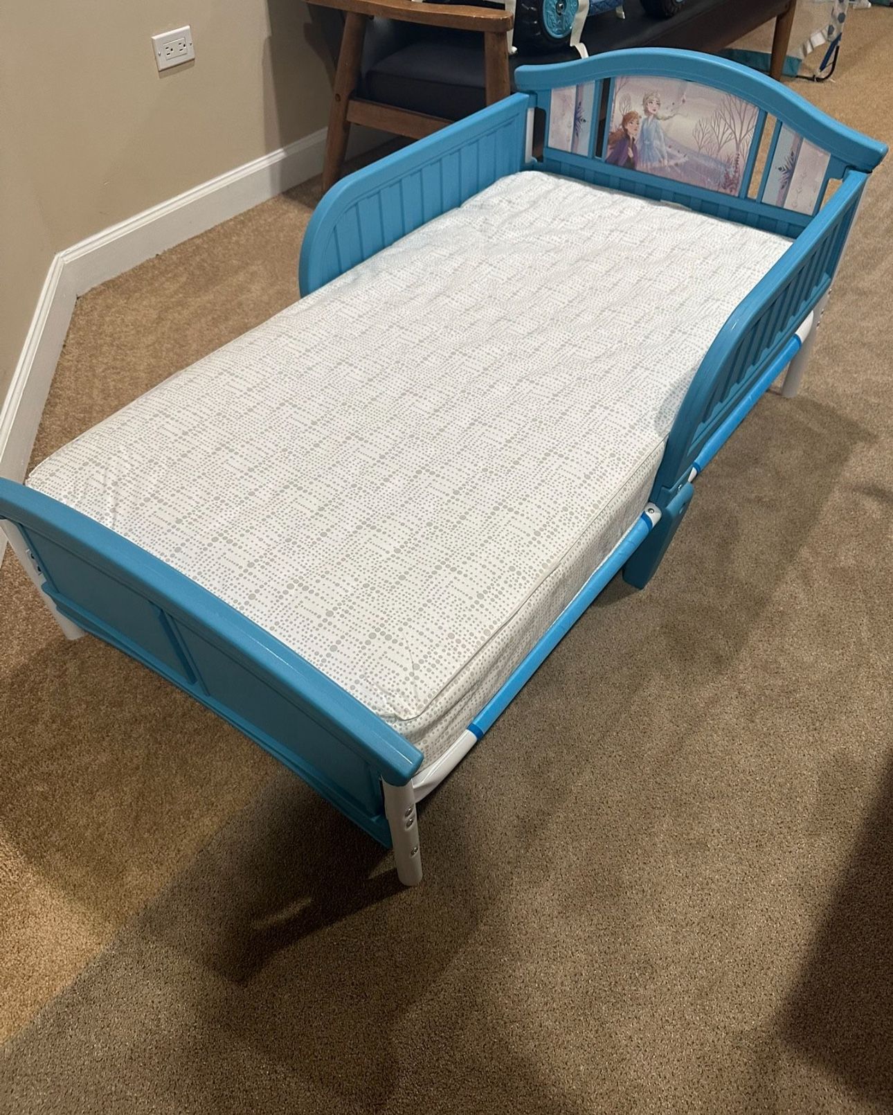New Delta Children Plastic Toddler Bed, Disney Frozen Elsa With Mattress Sturdy Steel Frame