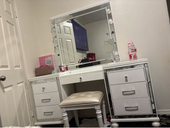 White Glam Vanity Set with LED Mirror & Stool – Complete Set