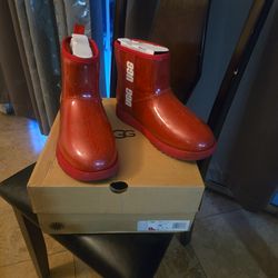 UGG