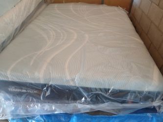 Queen Tempurpedic Pro Adapt Firm Mattress 
