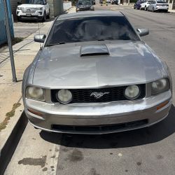 2008. Ford Mustang GT  
