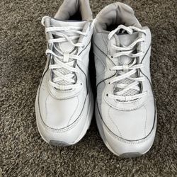 Dr. Scholl’s White Walking Sneakers – Size 11 Wide