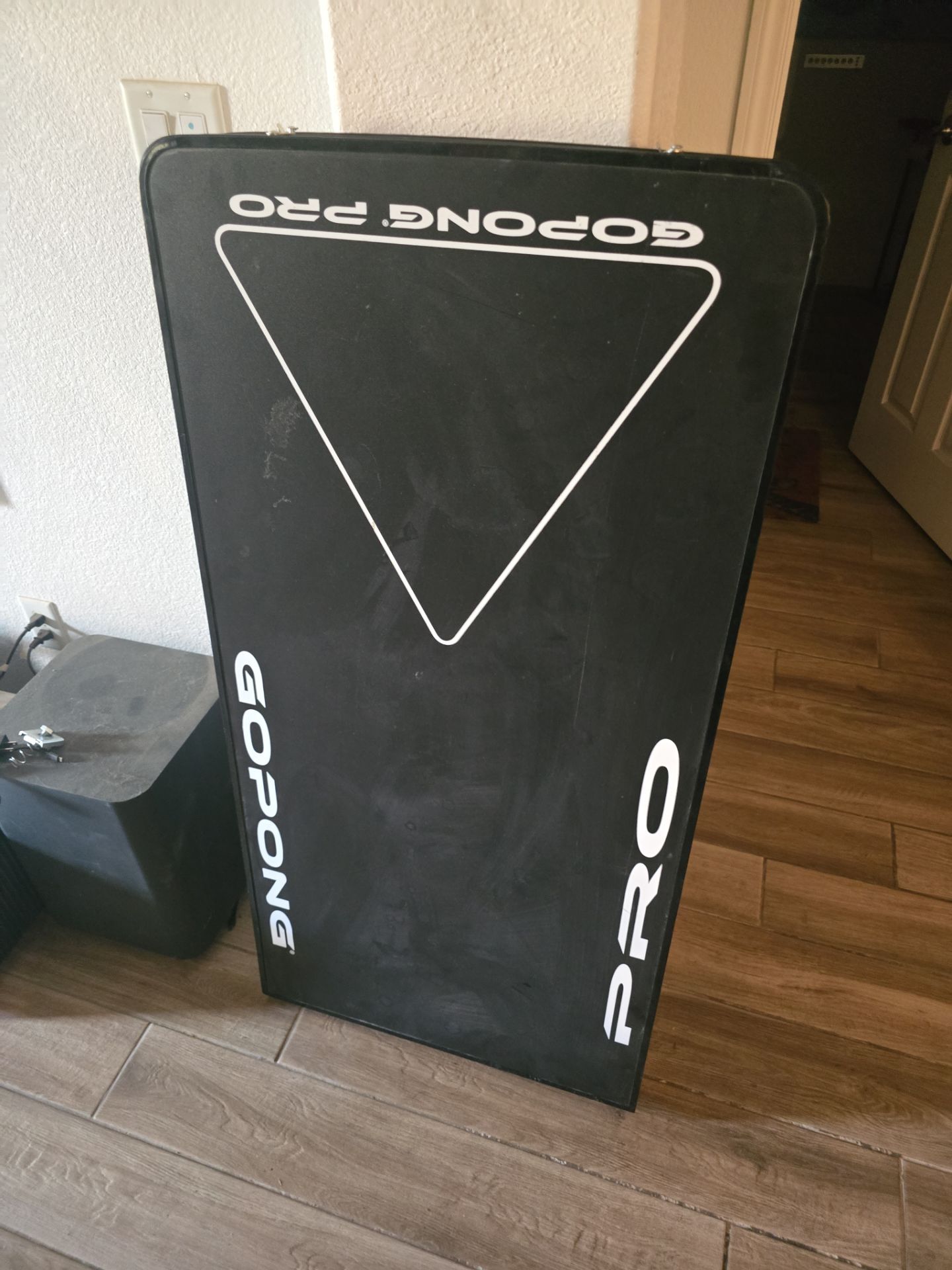 Beer pong table