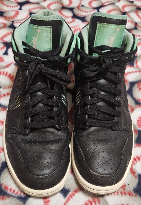 Used Jordan 1 Retro '89 Green Glow 599873-033, Men's Size 10 (NO ORIGINAL BOX)