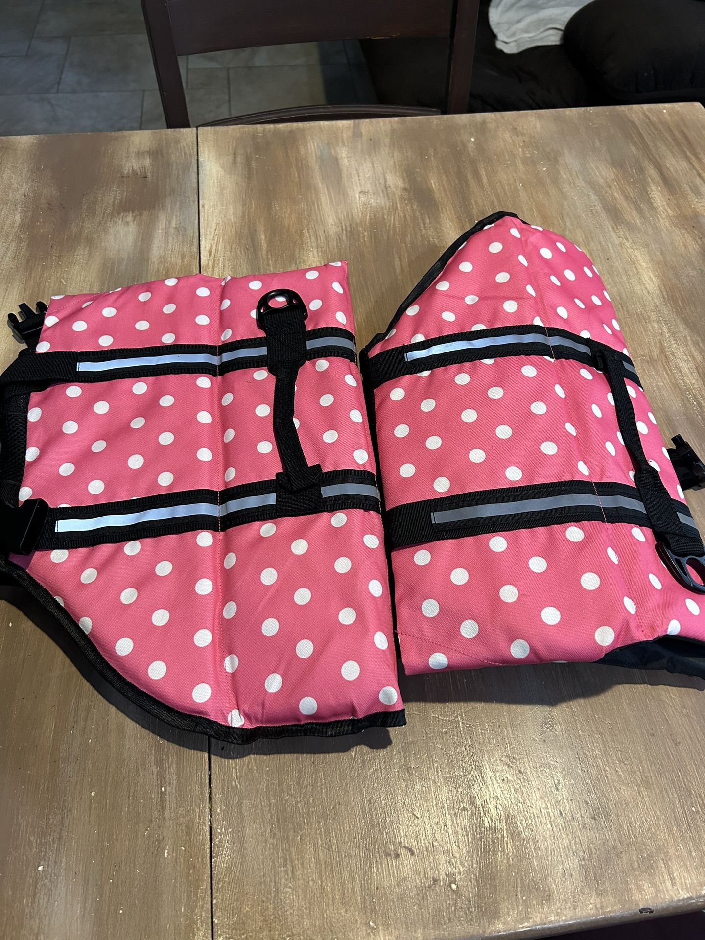 2 Dog Life Vests X-Large