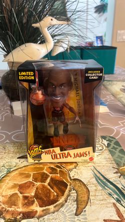 Michael Jordan Vintage NBA Ultra Jams Figurine Rare #45/ New