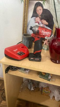 Milwaukee Fuel 12 Volt With M12 Red Lithium Xc4.0 Battery