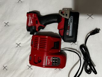 M18 Fuel Brushless Cordless’s 1/4 In. Hex Impact Driver Cargador Rápido Y Bateria 8.0 Nuevo$$290