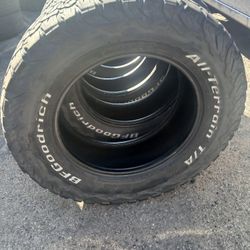 LT275/65R18 Bfgoodrich Ko2 Tires (4)