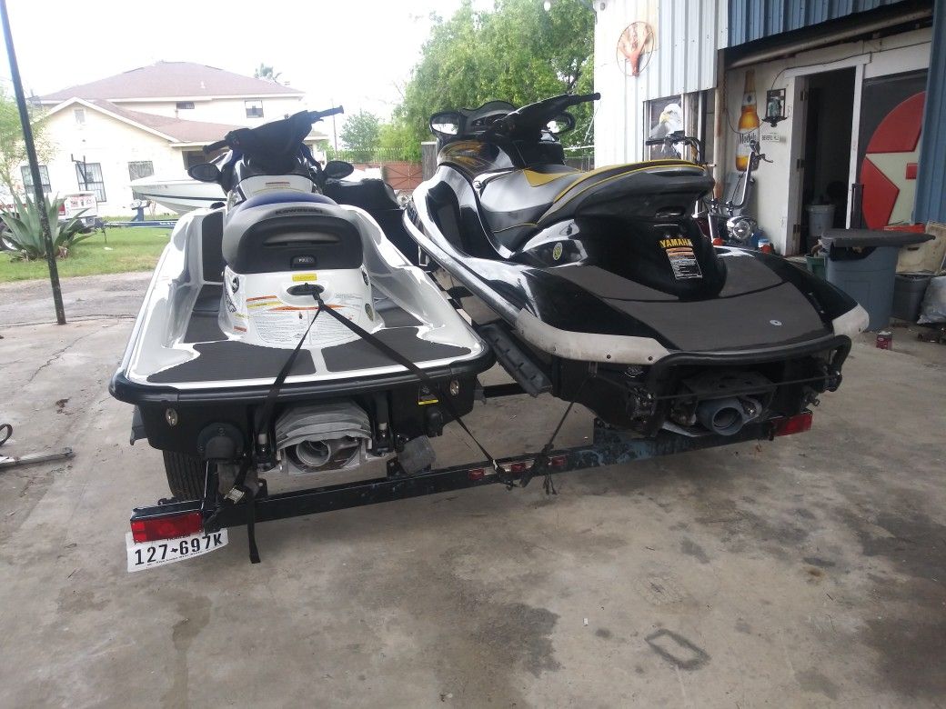 4 stroke jet skis...Waverunner & Kawasaki