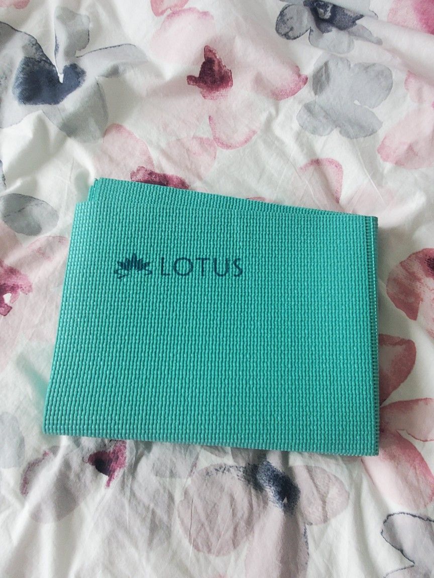 Lotus Yoga Mat