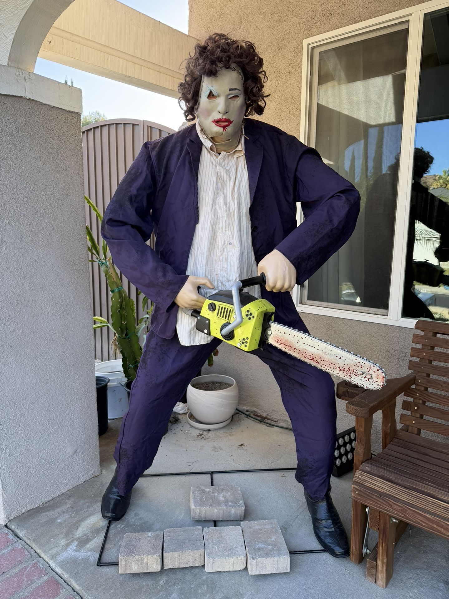 6 Ft Leatherface: Pretty Woman Mask Animatronic - The Texas Chainsaw Massacre