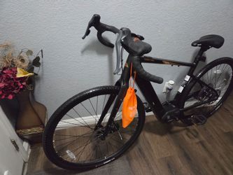 Ozark Tral Bike electric 28 700 10 speed condition like new Ready to ride good condition