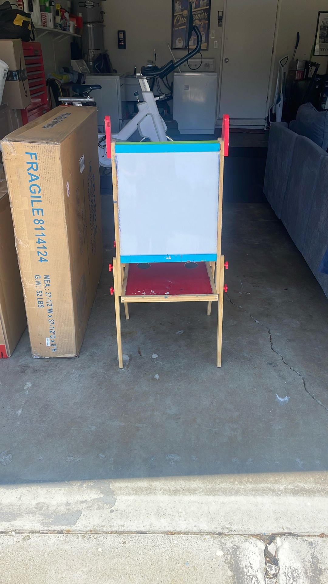 Easel