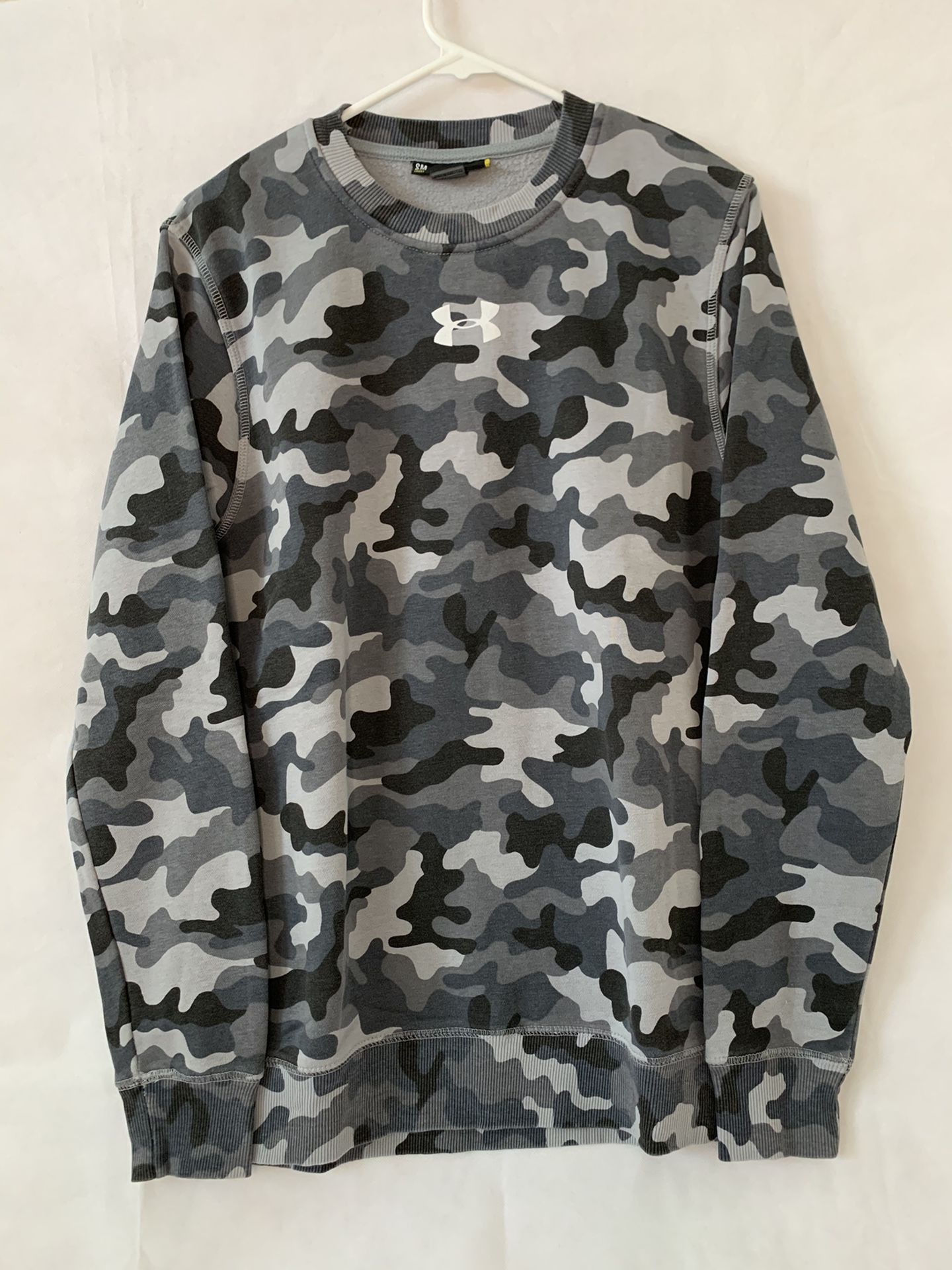 Under Armour Boy’s Rival Camo Sweatshirt. SM Loose