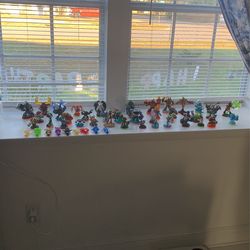 Skylander Figures