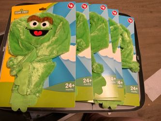 Oscar and big bird hat glove set $2 each set