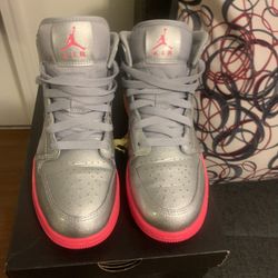 🔥🔥 METALLIC JORDAN 1 Size 5.5 🔥🔥