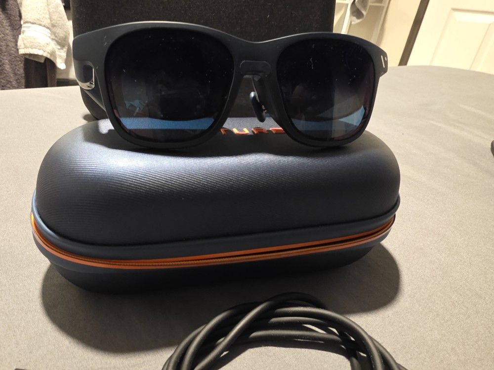 Viture One Xr, Neckband And Battery Dock