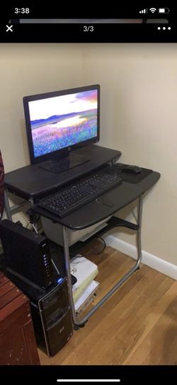 HP computer works perfectly! Come with small speakers as well everything is including