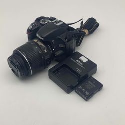 Nikon D3200 24.2 MP CMOS Digital SLR with 18-55mm f/3.5-5.6 AF-S DX VR NIKKOR Zoom Lens (Black)