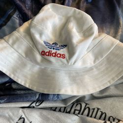 Adidas Bucket Hat 