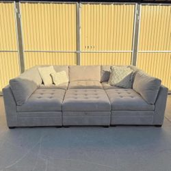 *Free Delivery* Gray Thomasville 6 Piece Modular Sectional