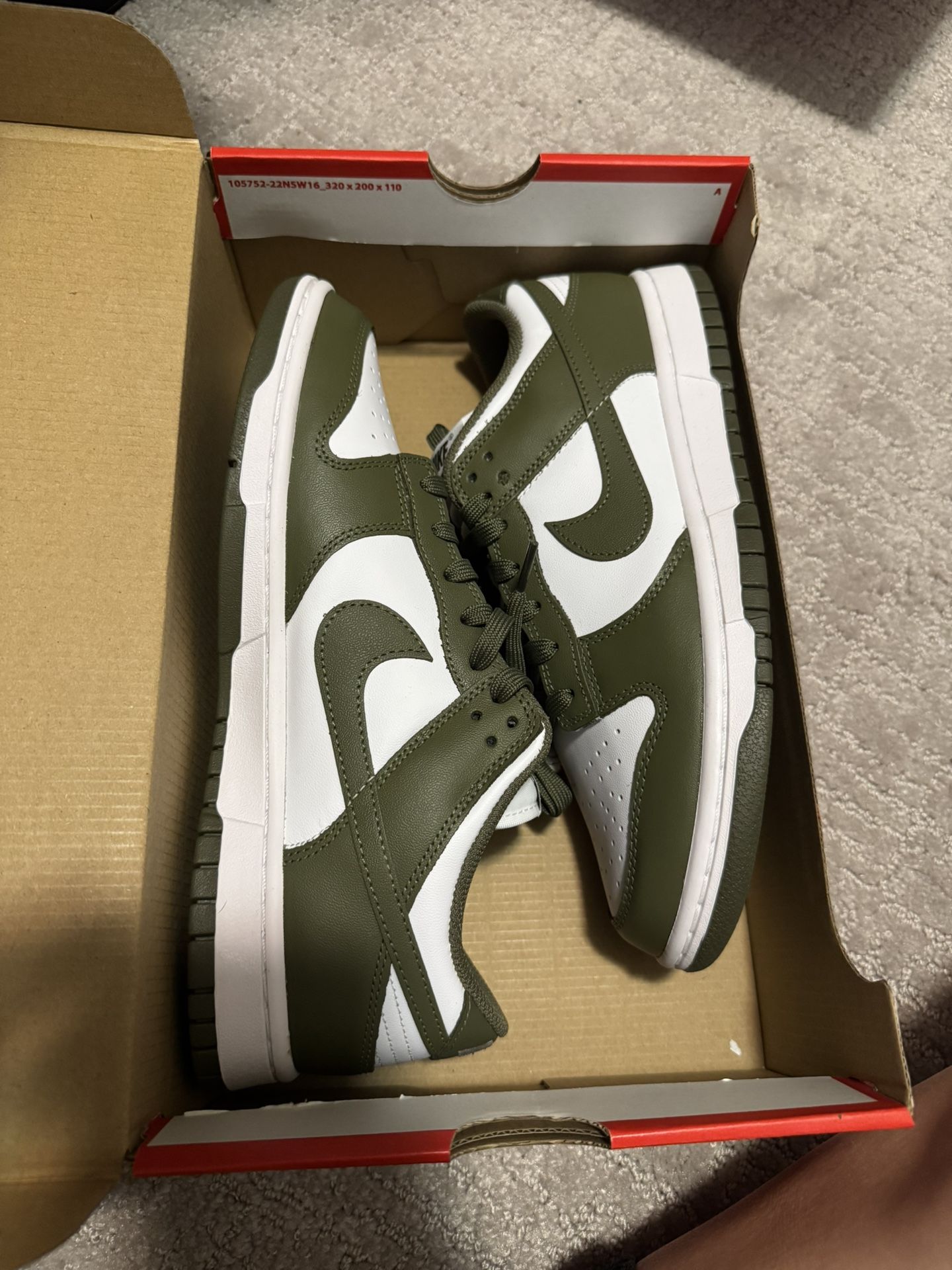 NIKE DUNK LOW OLIVE
