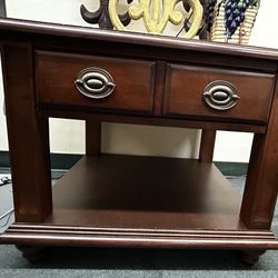 Vintage Broyhill End Table Side Table Estate Furniture