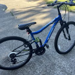 27.5" Mongoose Ledge 2.1 Mountain Bike 21 speed (in Des Moines)