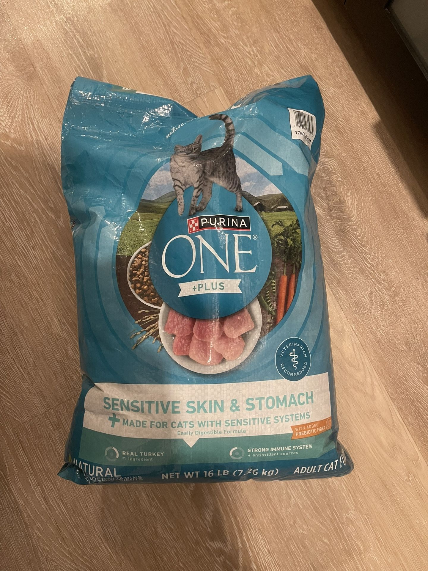 Purina One Dry Food For Cats - Sensitive Skin, Sensitive Stomach