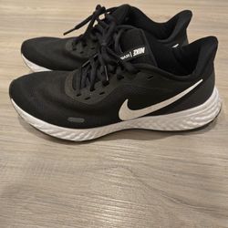 Nike Revolution US 11