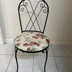 Vintage Chair - Silla Antigua