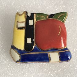 BROOCH