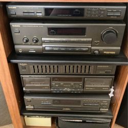 Vintage Technics Home Stereo System With Remote