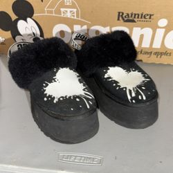 UGG Funkette Women's Valentine Slippers Platform Black Logo Size 7