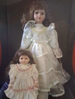 2x Twin Porcelain Dolls