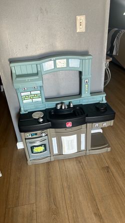 Kitchen set used, but still in good condition